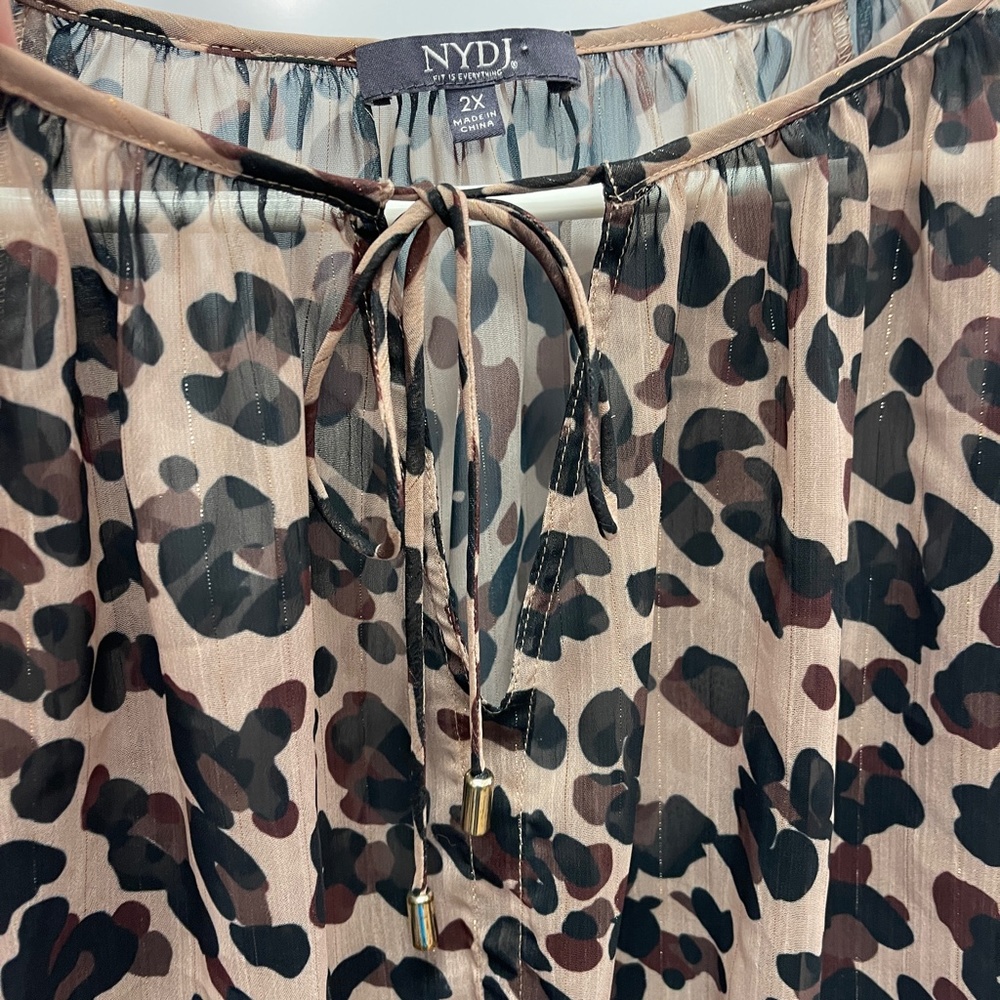 NYDJ Animal Print Pleated Henley‎ Blouse Popover 2X - Picture 4 of 13